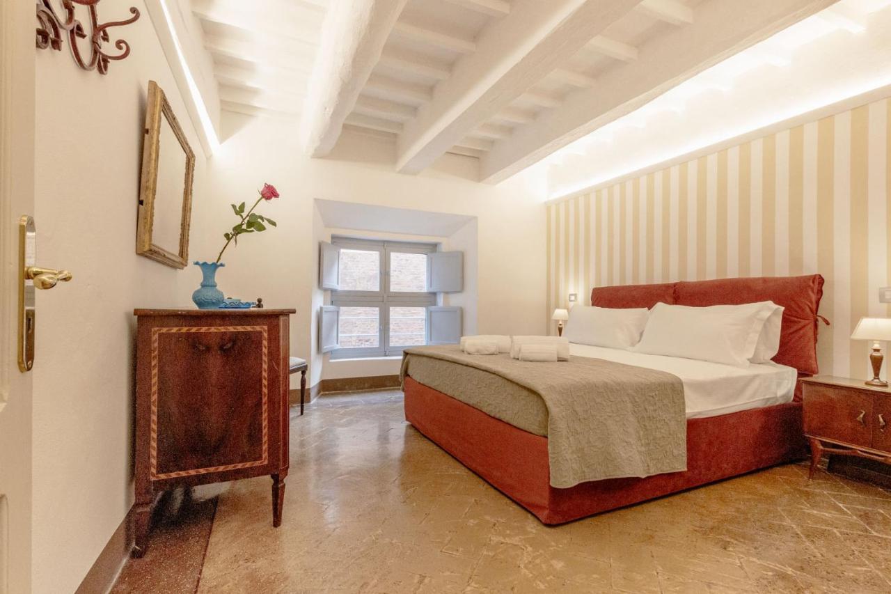 Apartamento Palazzo Chigi Zondadari Siena Exterior foto